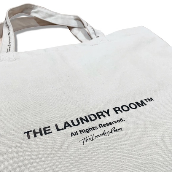 The Laundry Room x MM Big Trip Tote - Picture 3 of 7